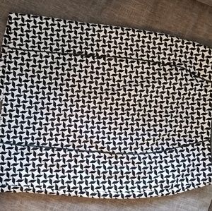 White House Black Market houndstooth pencil skirt